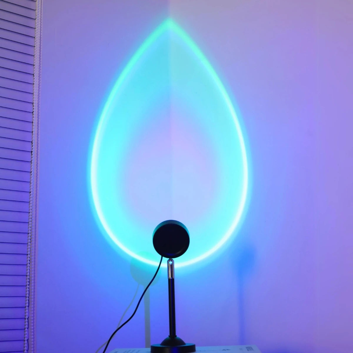 USB Sunset Projection Lamp — Ambient Night Light for Home & Relaxation